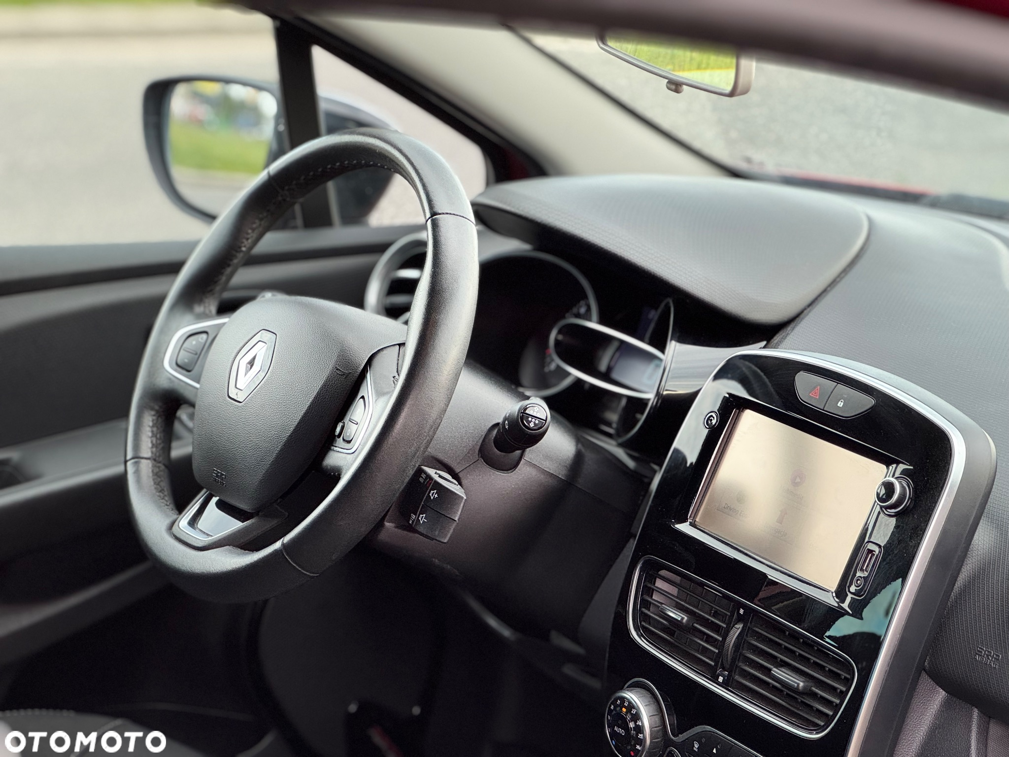 Renault Clio 1.2 16V 75 LIMITED - 23