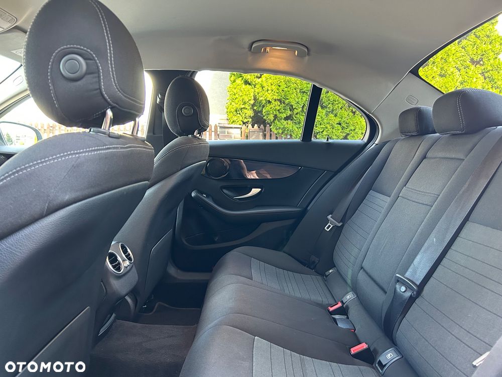 Mercedes-Benz Klasa C 220 d 9G-TRONIC - 33