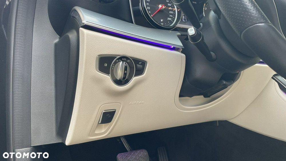 Mercedes-Benz Klasa E - 27