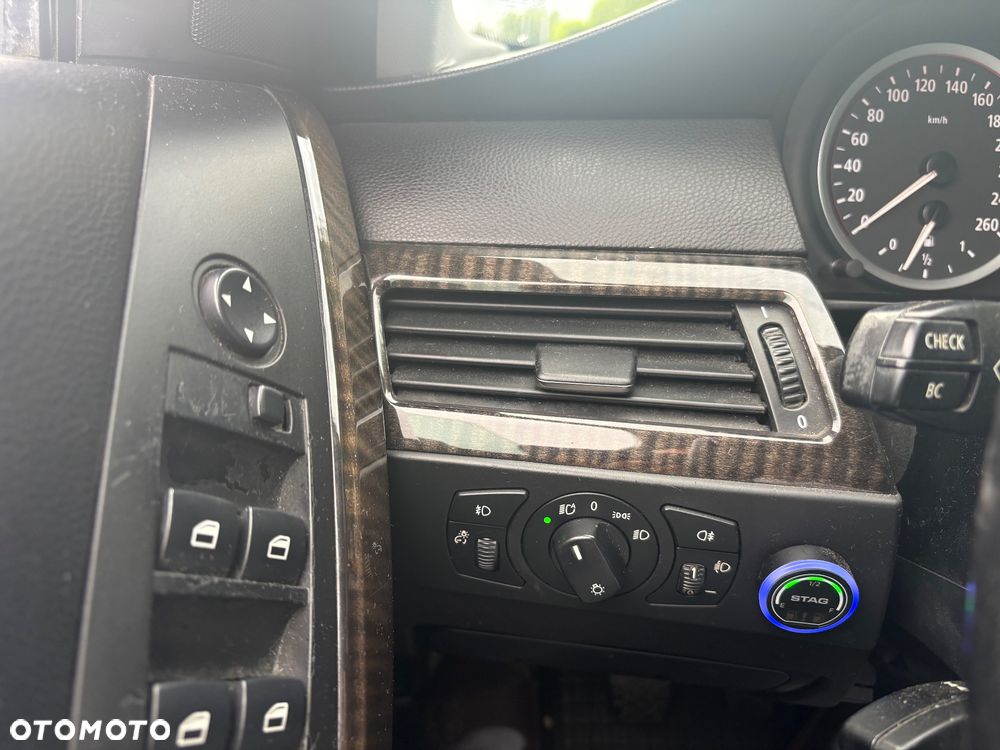 BMW Seria 5 523i - 4