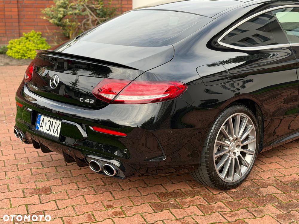 Mercedes-Benz Klasa C AMG 43 4Matic 9G-TRONIC - 18