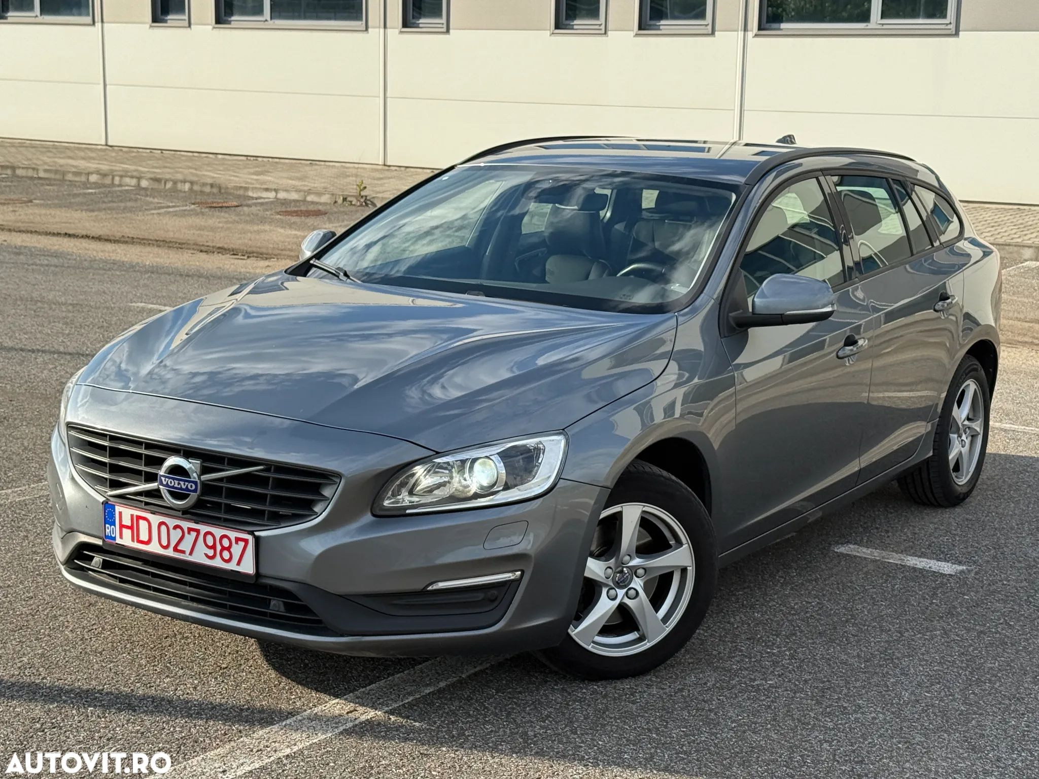 Volvo V60 D3 Geartronic Linje Business - 1