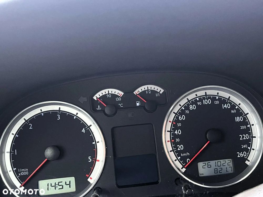 Volkswagen Bora Variant 1.9 TDI - 9