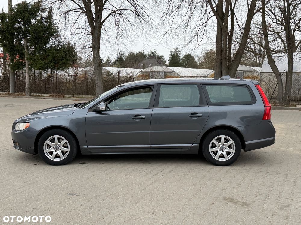 Volvo V70 2.5T Momentum - 10