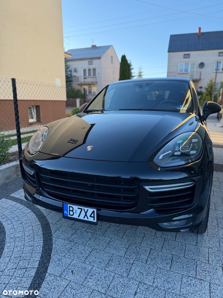 Porsche Cayenne - 2