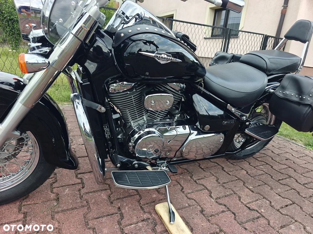 Suzuki Intruder - 24