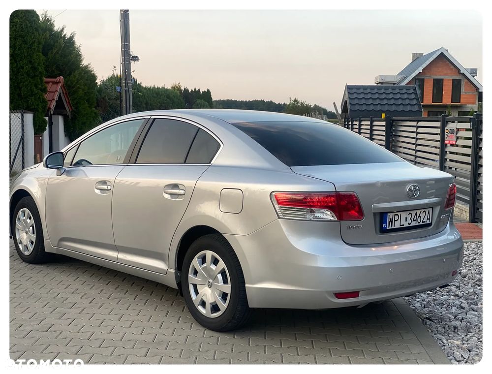 Toyota Avensis 1.6 Luna - 40