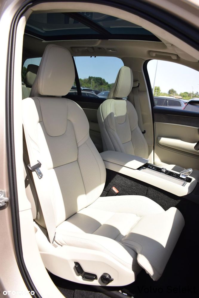 Volvo XC 90 - 23