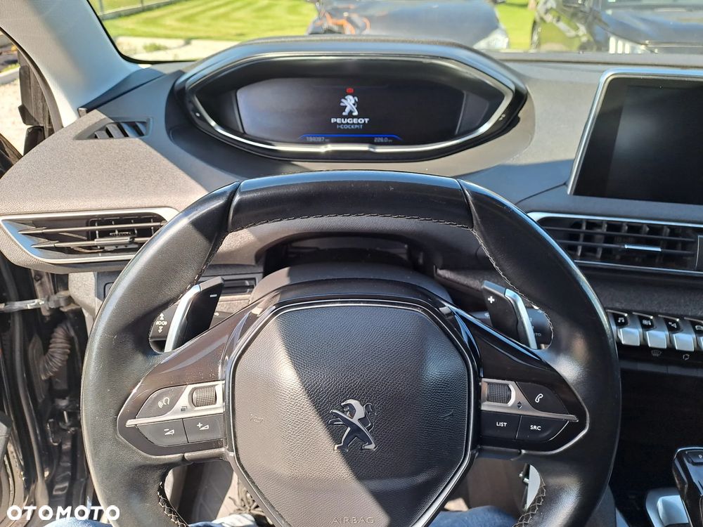Peugeot 3008 1.2 PureTech GPF Active S&S EAT8 - 13