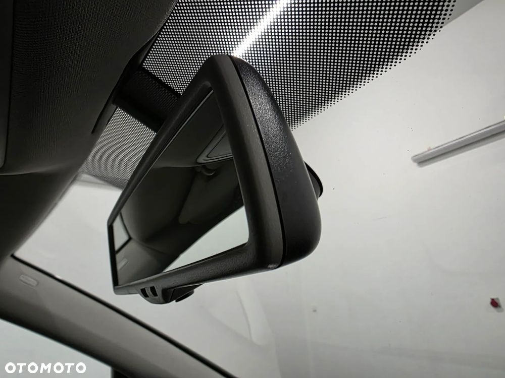 Volkswagen Sharan 2.0 TDI Blue Motion Style - 24