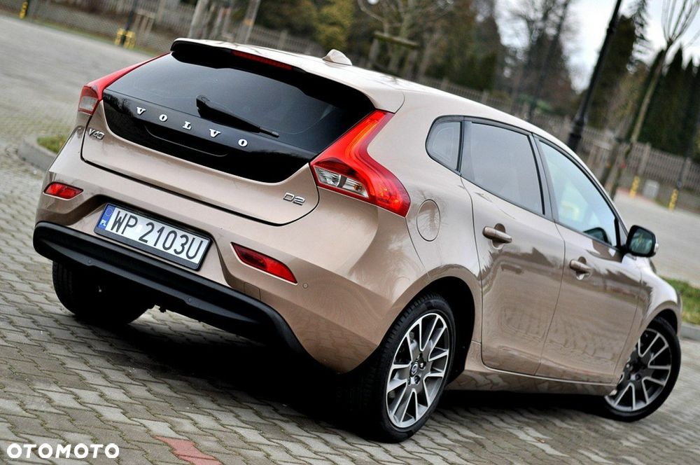 Volvo V40 D2 Momentum - 10