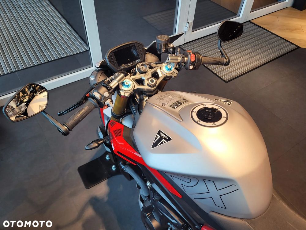 Triumph Street Triple - 4