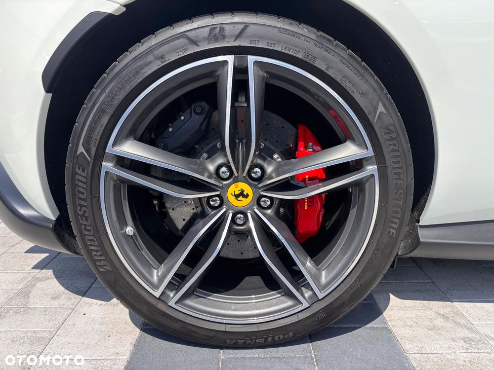 Ferrari Roma - 16