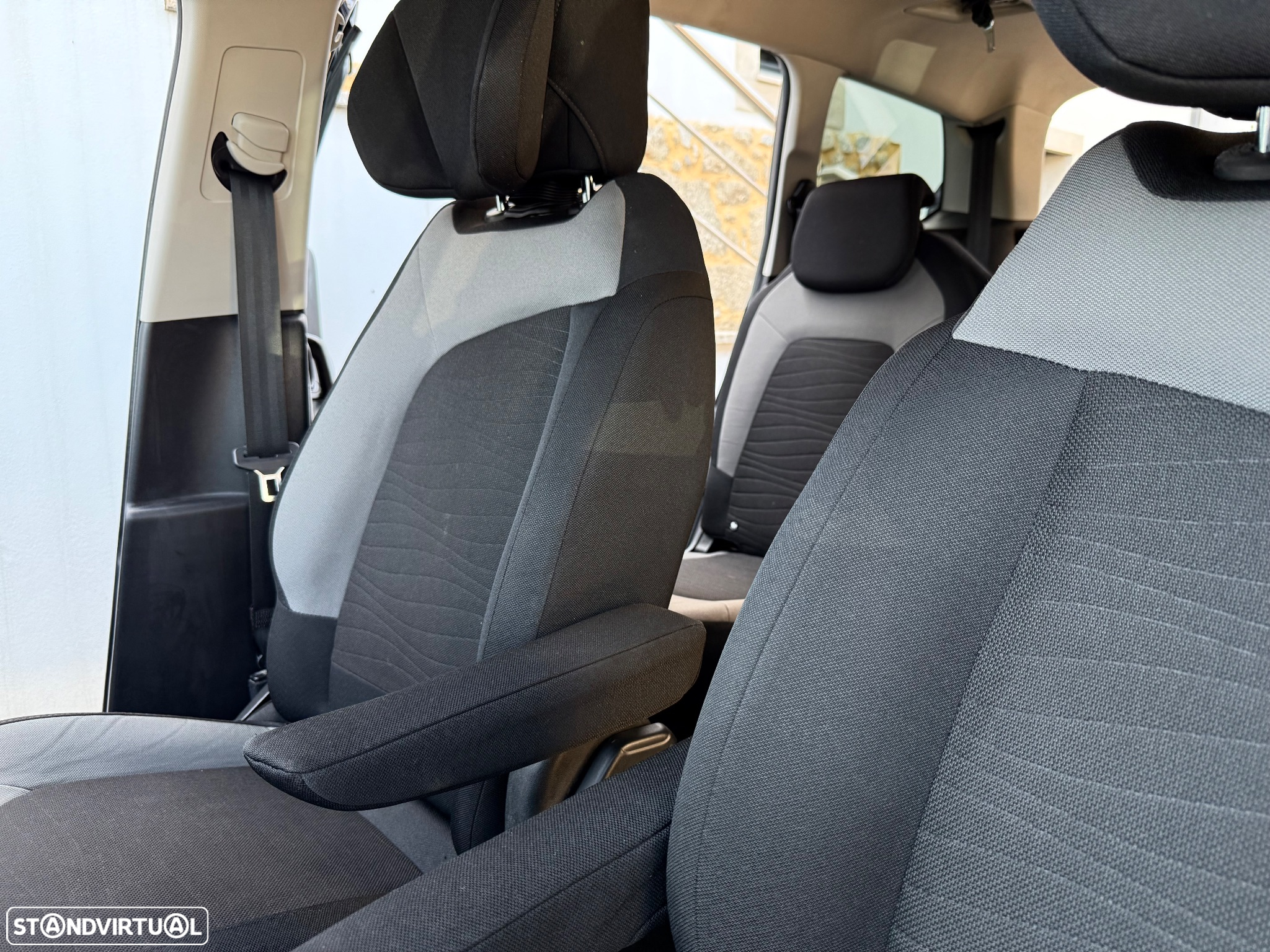 Citroën C4 Grand Picasso e-HDi 115 Intensive - 39