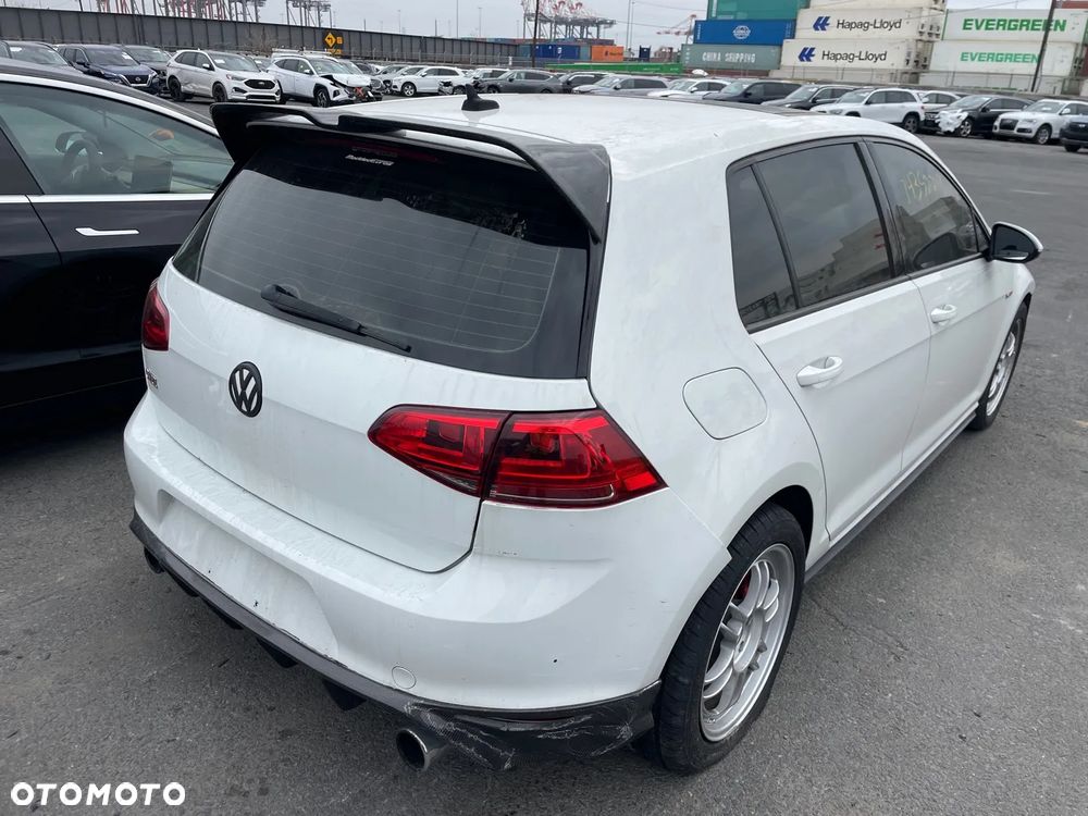Volkswagen Golf - 7