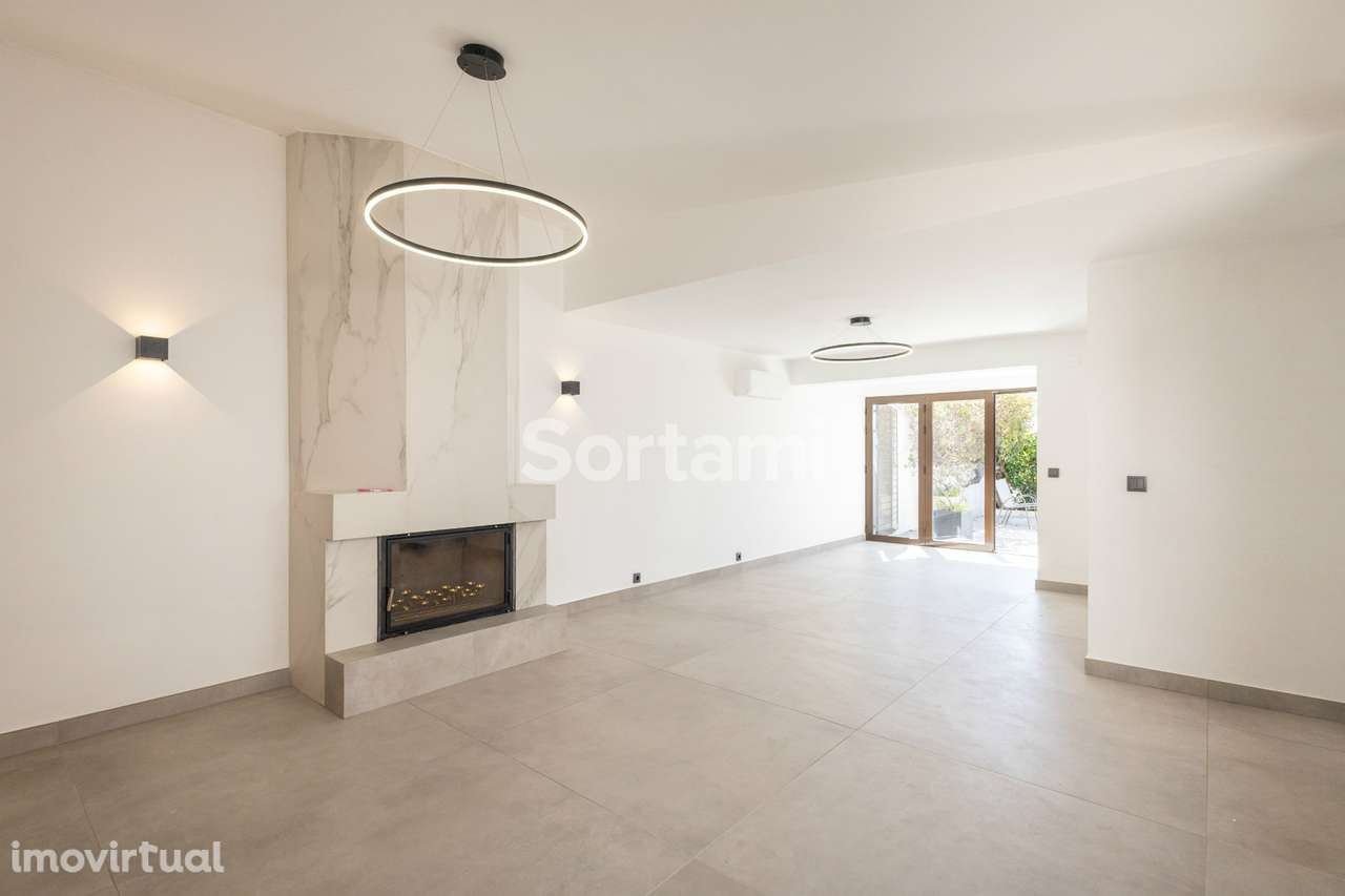 Moradia Geminada T3 Venda em Quarteira,Loulé - Grande imagem: 2/25