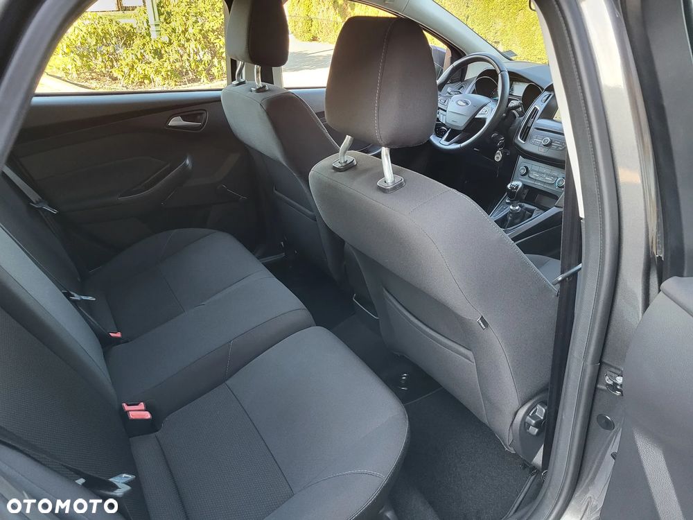 Ford Focus - 8