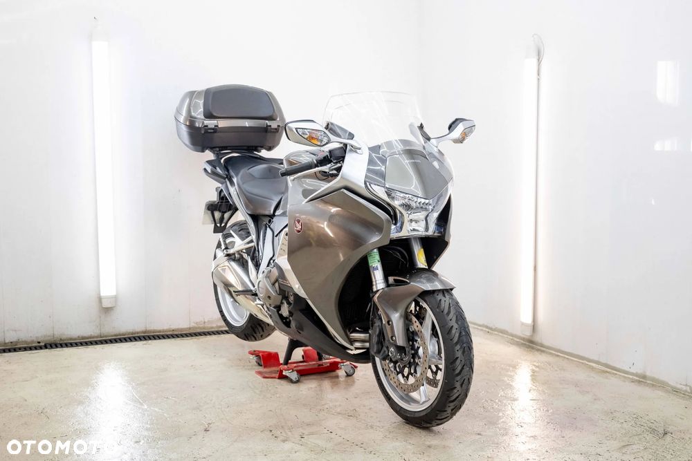 Honda VFR - 5