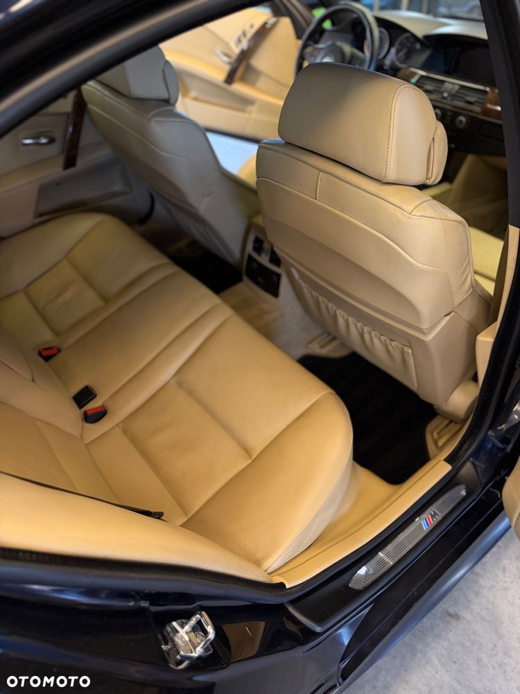 BMW Seria 5 535d - 25
