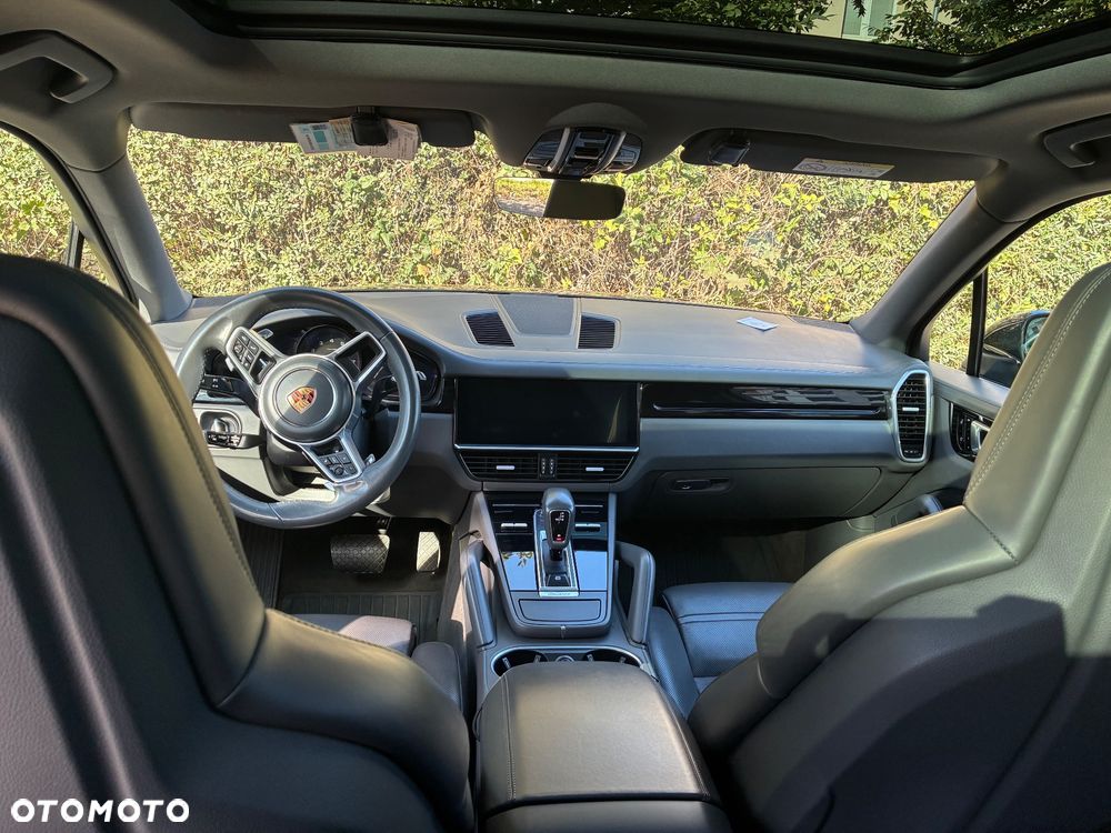 Porsche Cayenne - 4