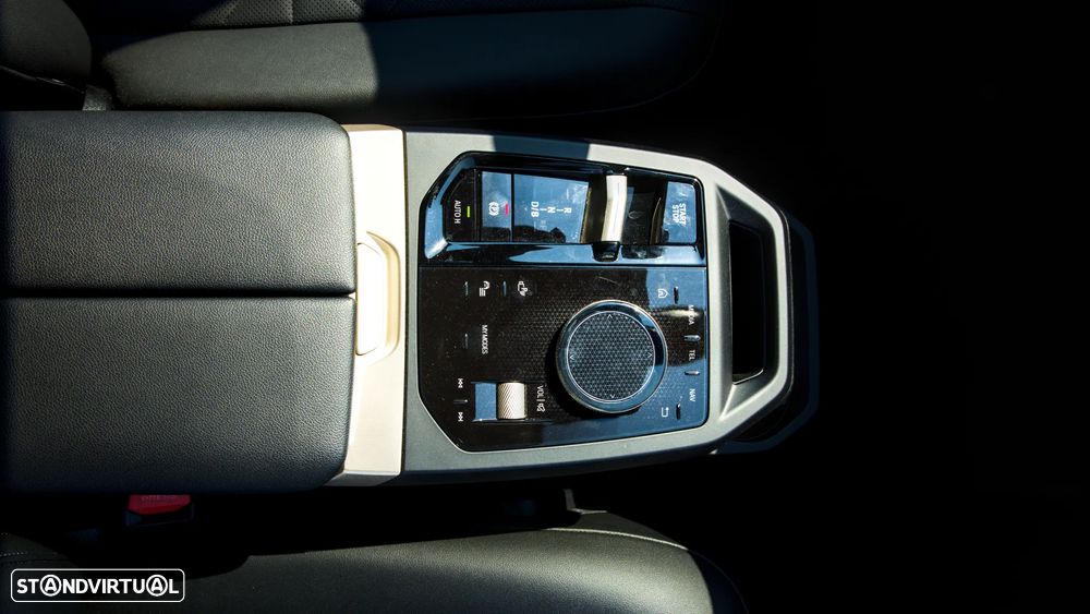 BMW iX xDrive 40 — fotografia 16