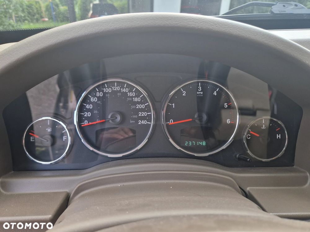Jeep Cherokee - 14