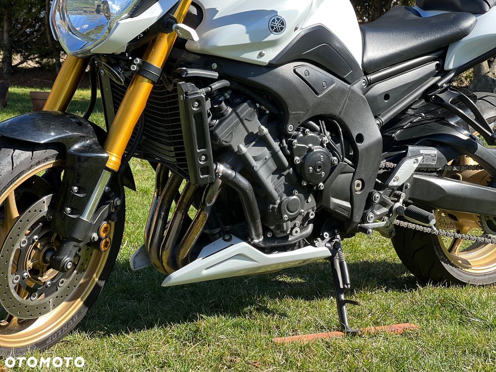 Yamaha FZ8 - 4