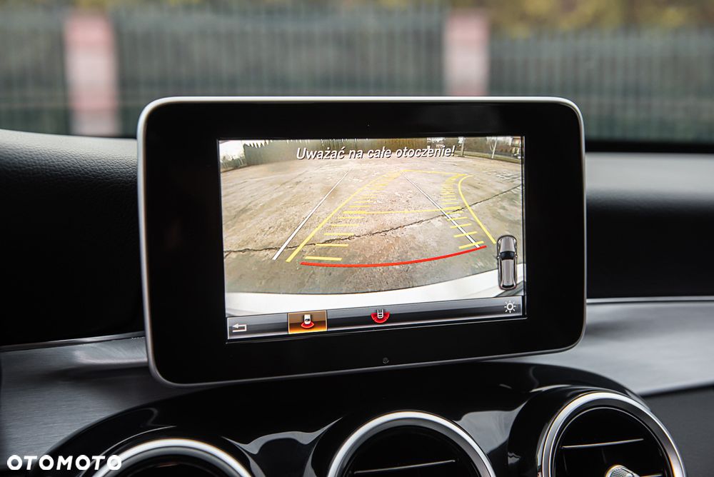 Mercedes-Benz Klasa C 180 9G-TRONIC AMG Line - 23