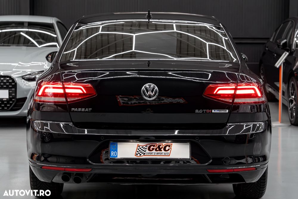 Volkswagen Passat 2.0 TDI DSG Comfortline - 24