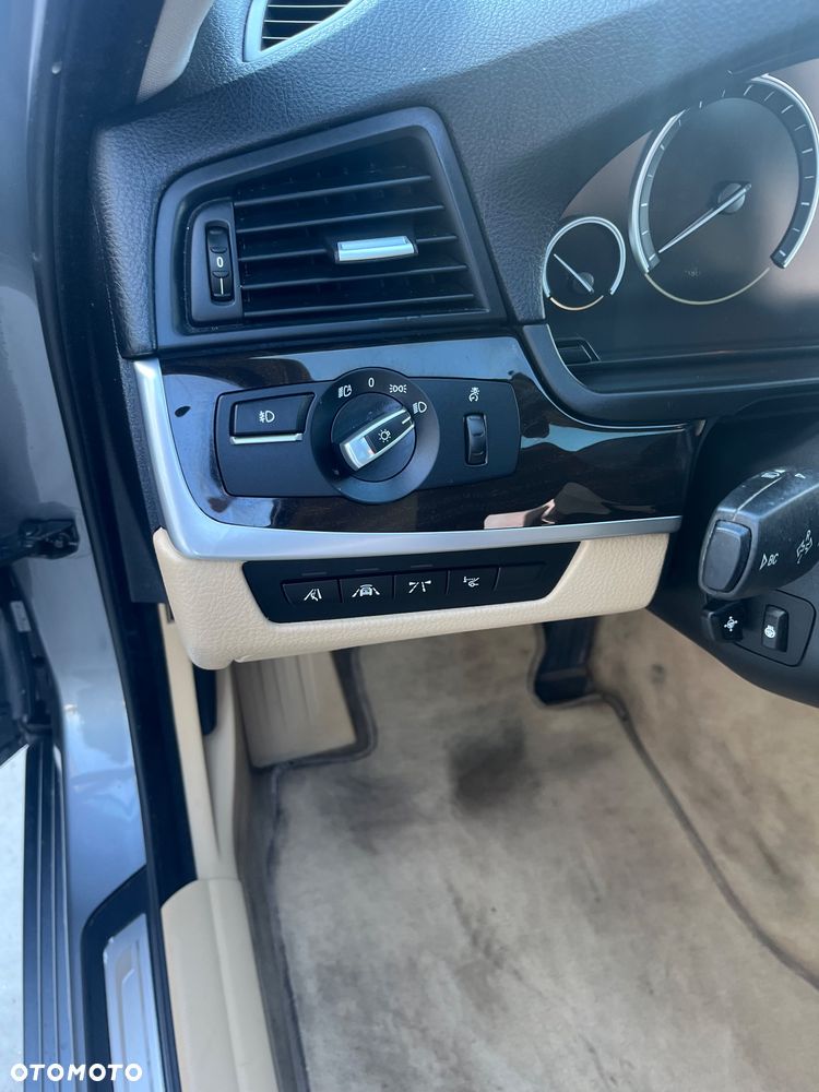 BMW Seria 5 528i xDrive - 2