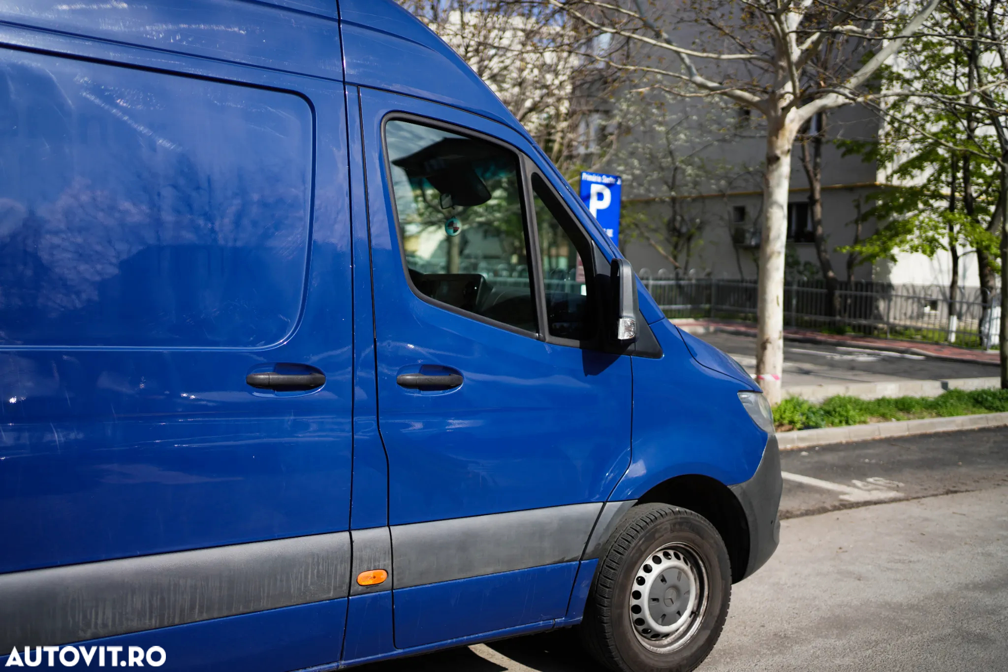 Mercedes-Benz Sprinter - 2
