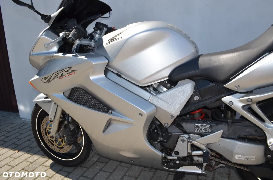 Honda VFR - 9
