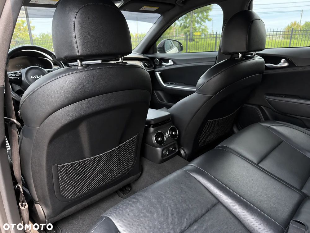 Kia Stinger - 16