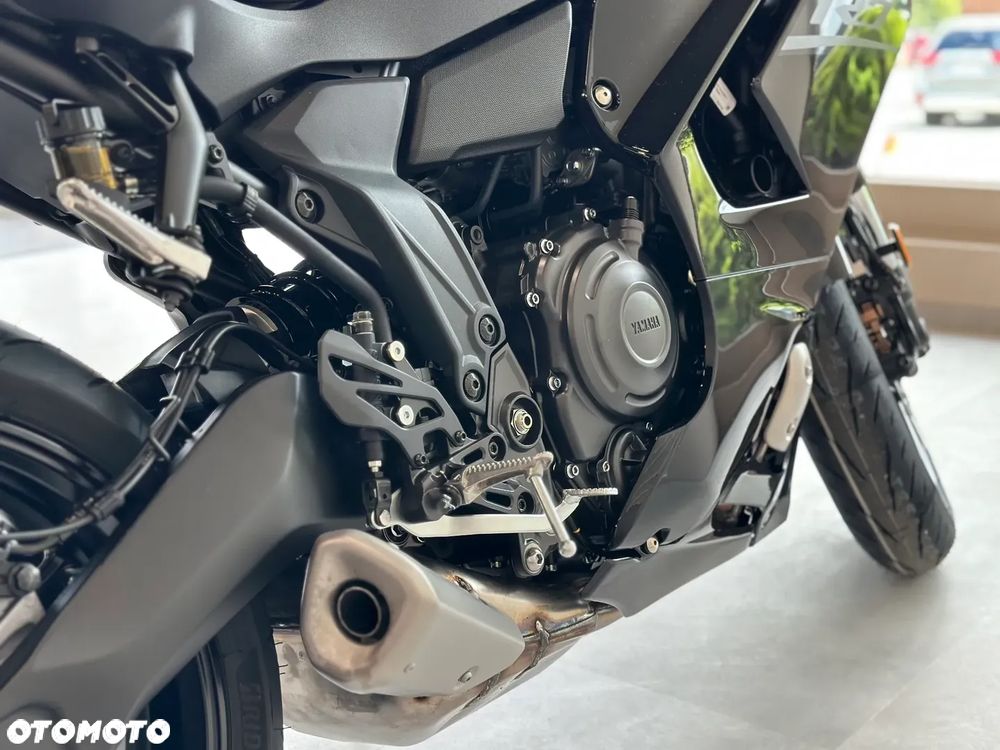 Yamaha R7 - 7