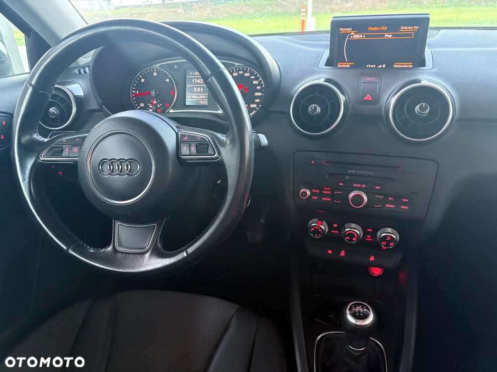 Audi A1 2011 photo 3