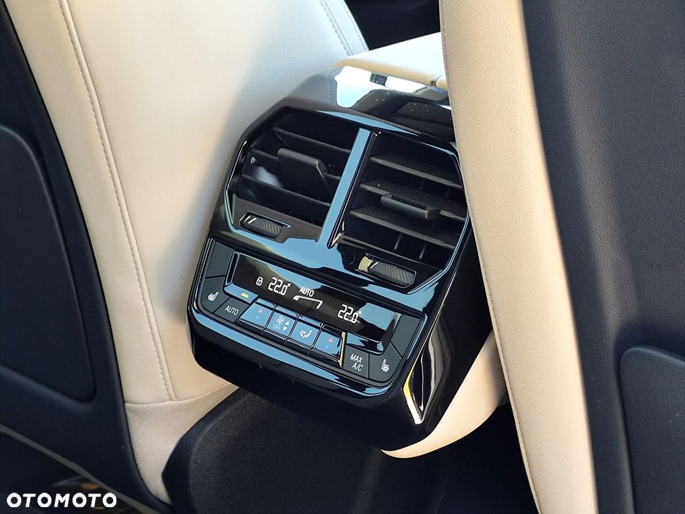 BMW iX xDrive50 111.5kWh - 12