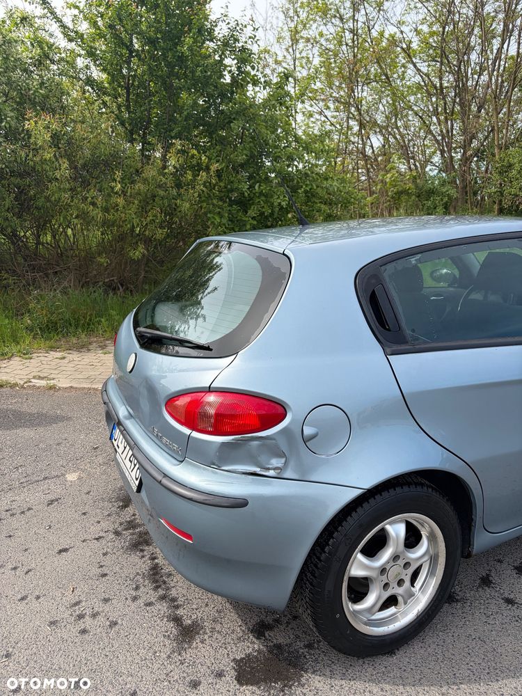 Alfa Romeo 147 1.6 Twin Spark Distinctive - 6