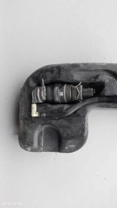 Zbiorniczek płynu spryskiwaczy pompka astra H III GTC - 2