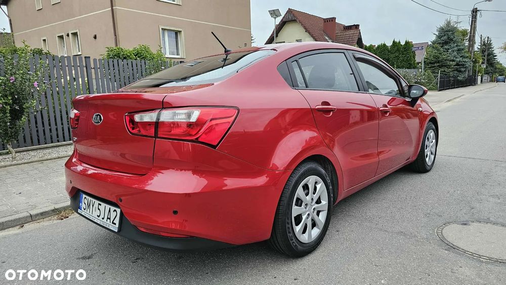 Kia Rio 1.2 Business Line Plus - 10
