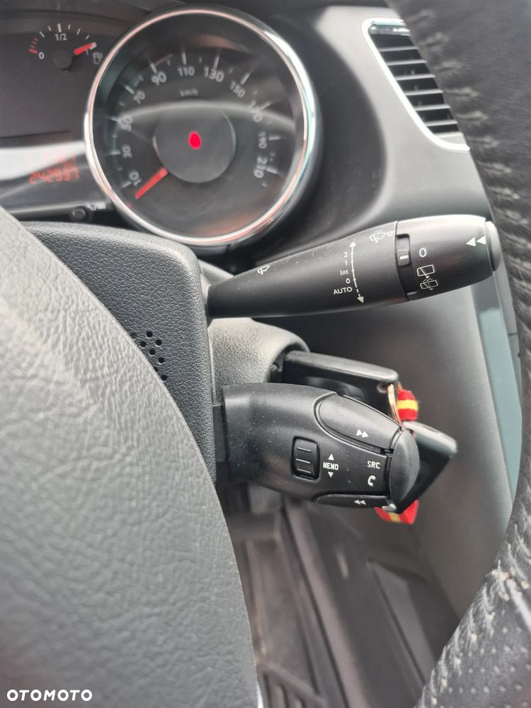 Peugeot 3008 HDi FAP 115 Style - 26