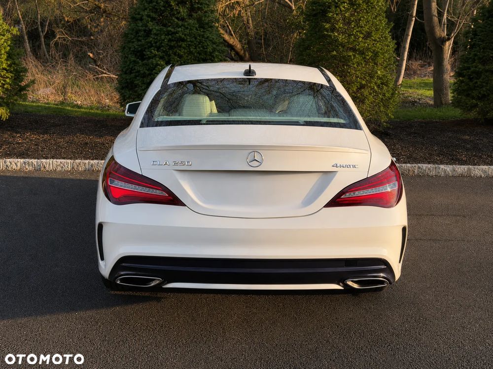Mercedes-Benz CLA 250 4-Matic AMG Line - 6