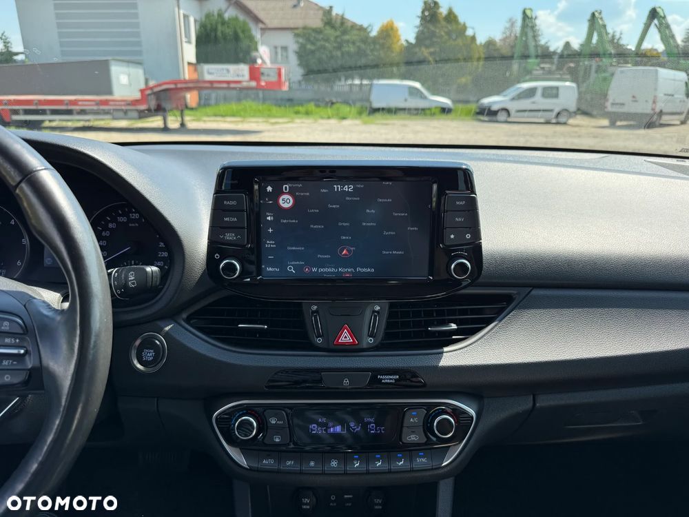 Hyundai i30 1.6 CRDI DCT Intro - 3