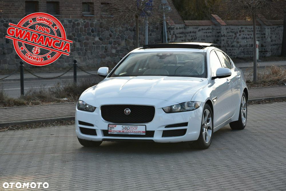 Jaguar XE - 1