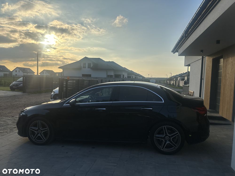 Mercedes-Benz Klasa A 200 AMG Line 7G-DCT - 3
