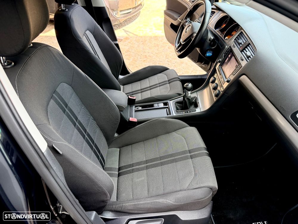 VW Golf - 56