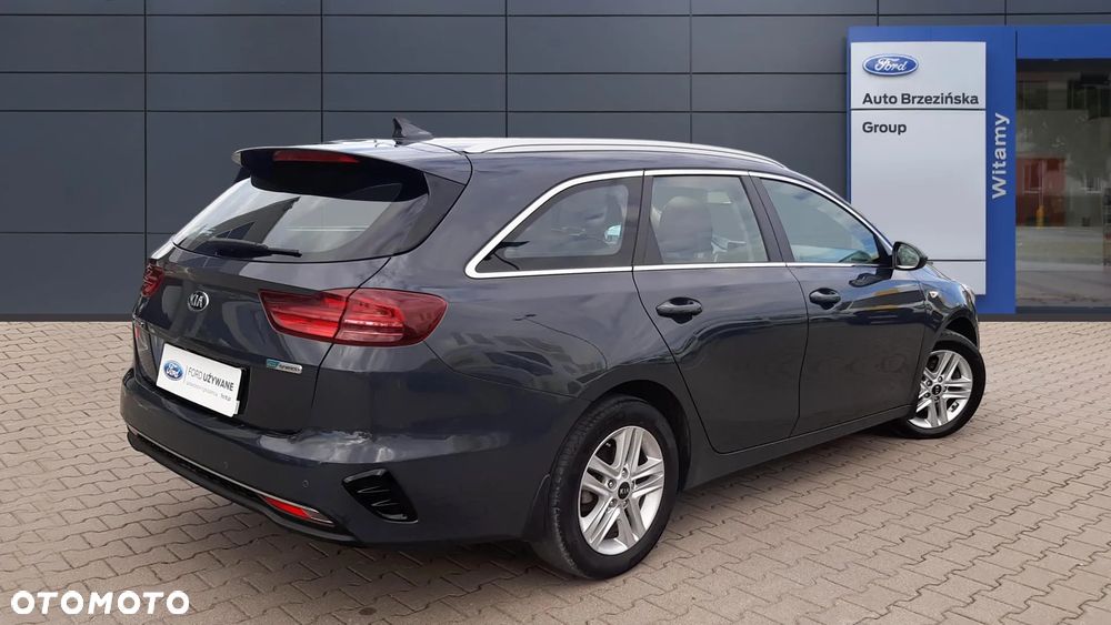 Kia Ceed 1.6 CRDi SCR M DCT - 4