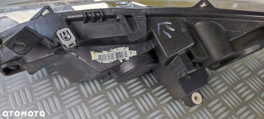 reflektor lampa prawa prawy lewa lewy przód przednia PEUGEOT 307 LIFT HB SW - 12