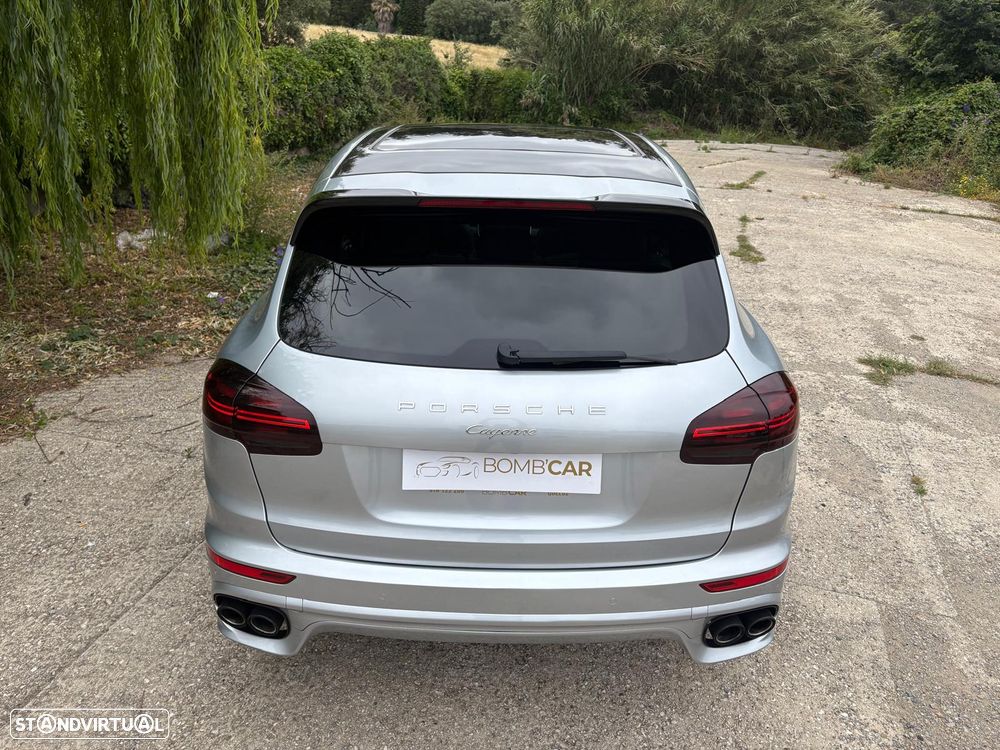 Porsche Cayenne Platinum Edition - 36