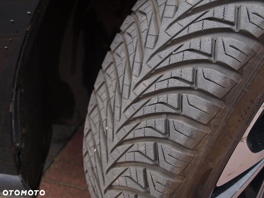 Renault Scenic TCe 140 GPF EDC BOSE EDITION - 16