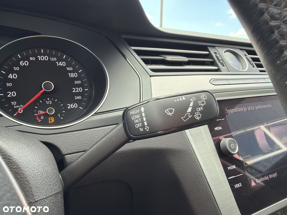 Volkswagen Passat 2.0 TDI SCR Trendline - 27